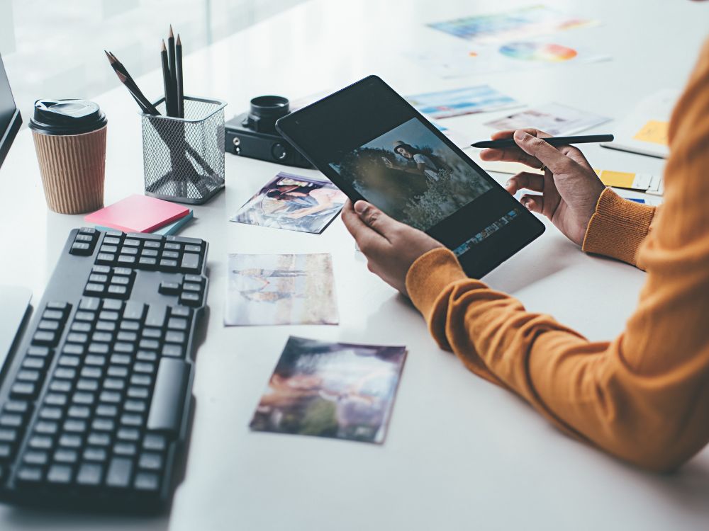 Happy Tourist on bed
